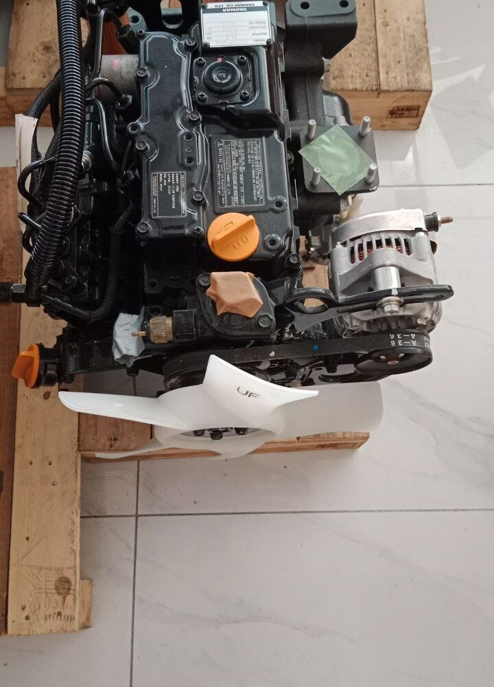 Дизельный двигатель Yanmar 3TNV74 Дизельный двигатель Yanmar 3TNV74